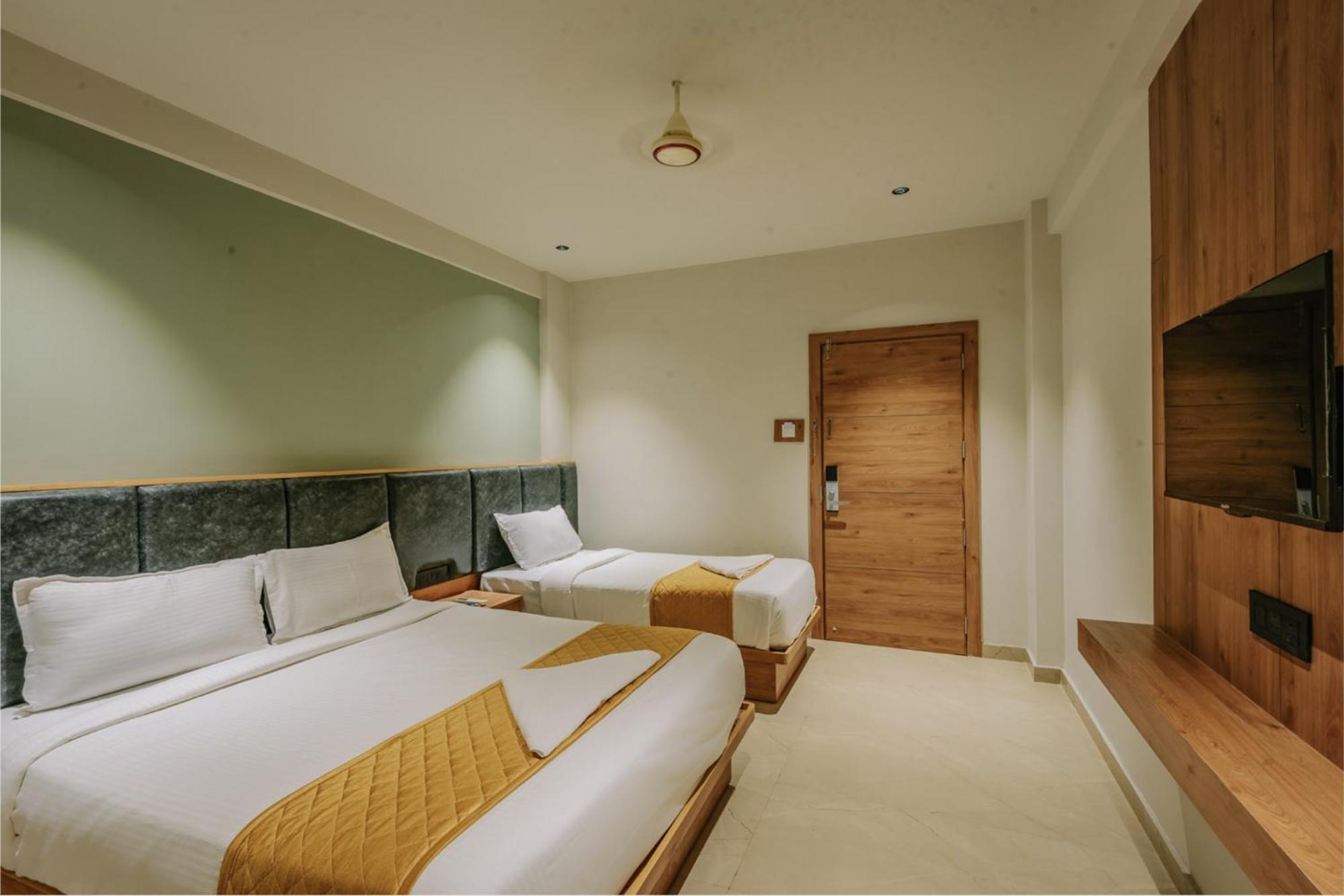 Hotel Beverly Plaza 科泽科德 外观 照片