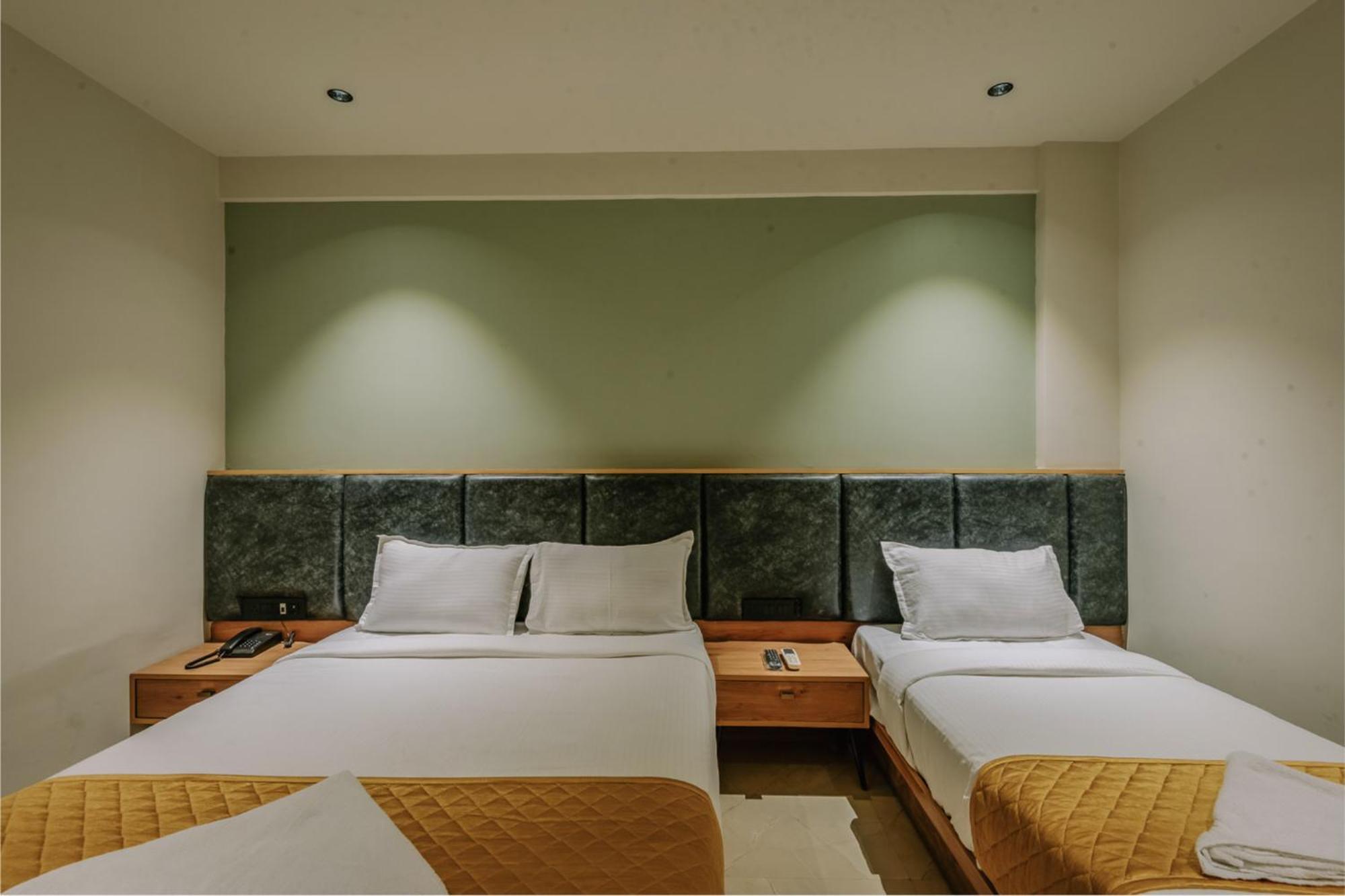 Hotel Beverly Plaza 科泽科德 外观 照片