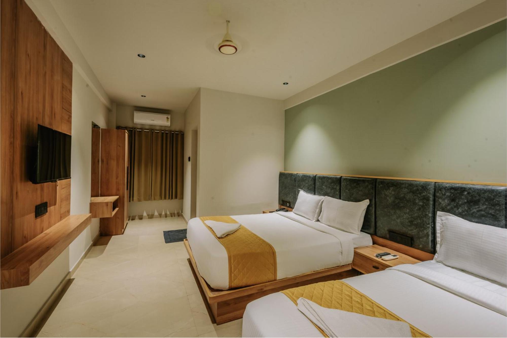 Hotel Beverly Plaza 科泽科德 外观 照片
