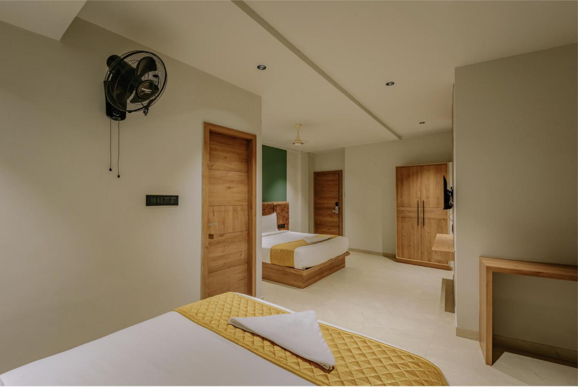 Hotel Beverly Plaza 科泽科德 外观 照片