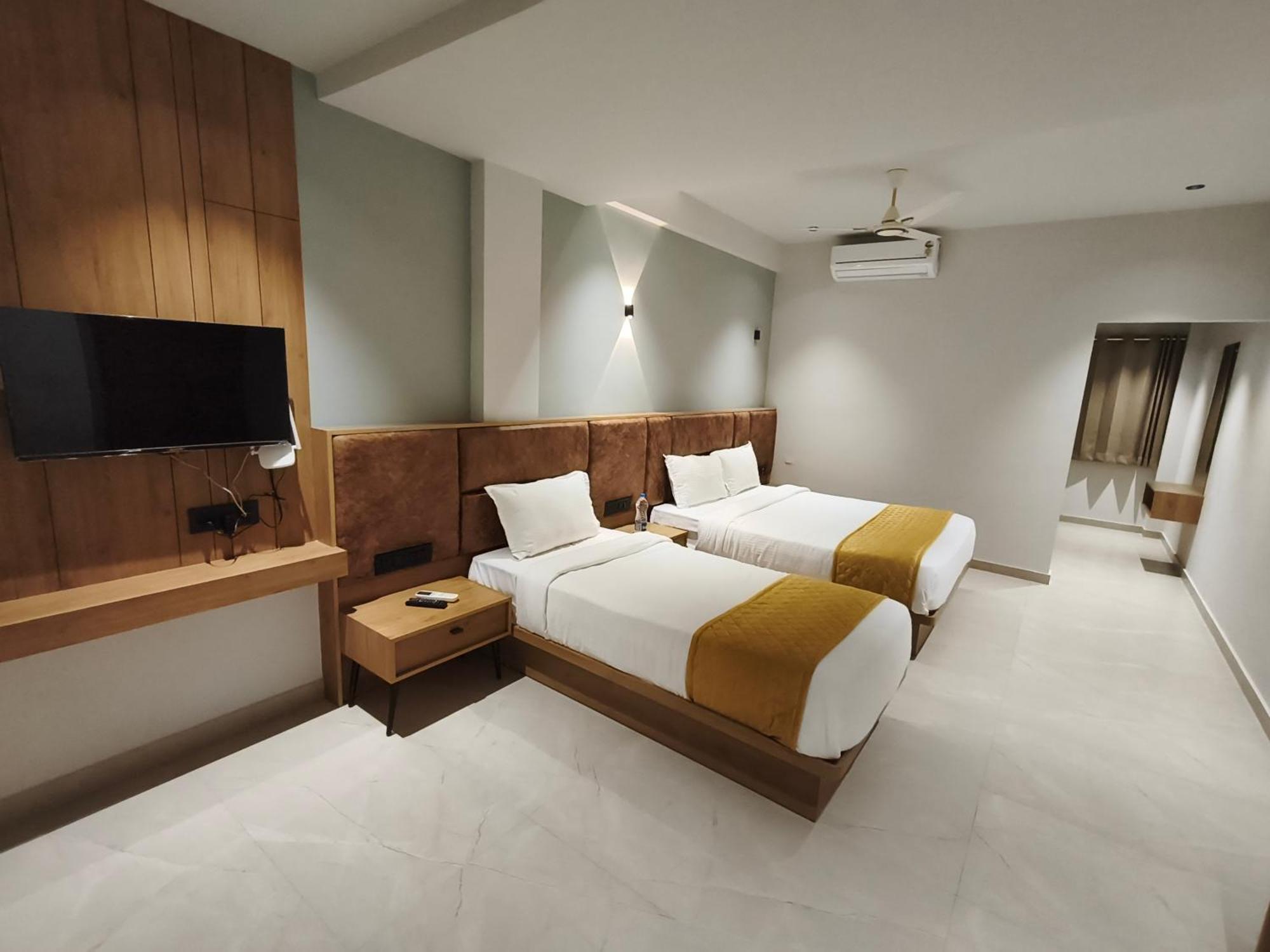 Hotel Beverly Plaza 科泽科德 外观 照片