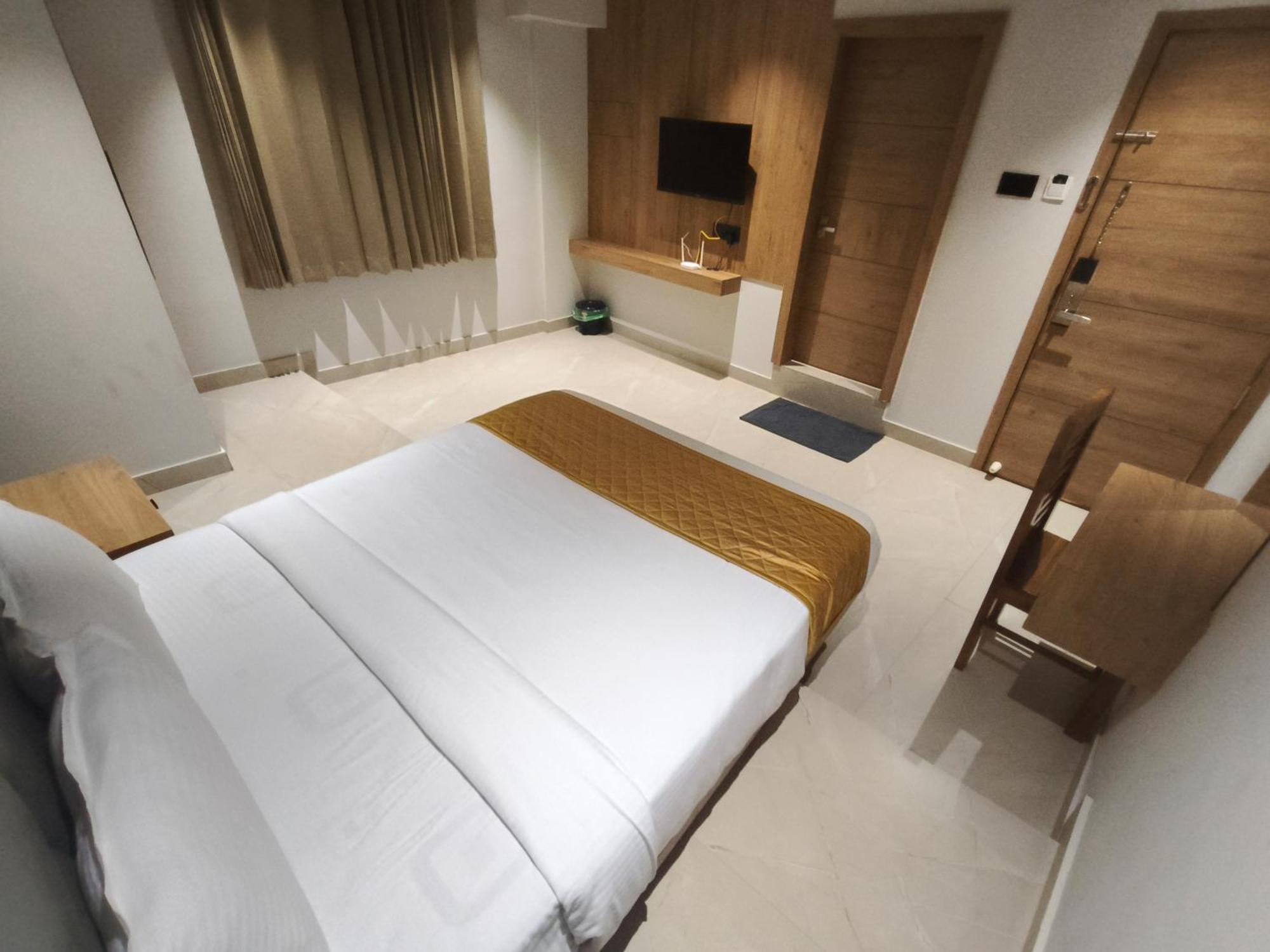 Hotel Beverly Plaza 科泽科德 外观 照片