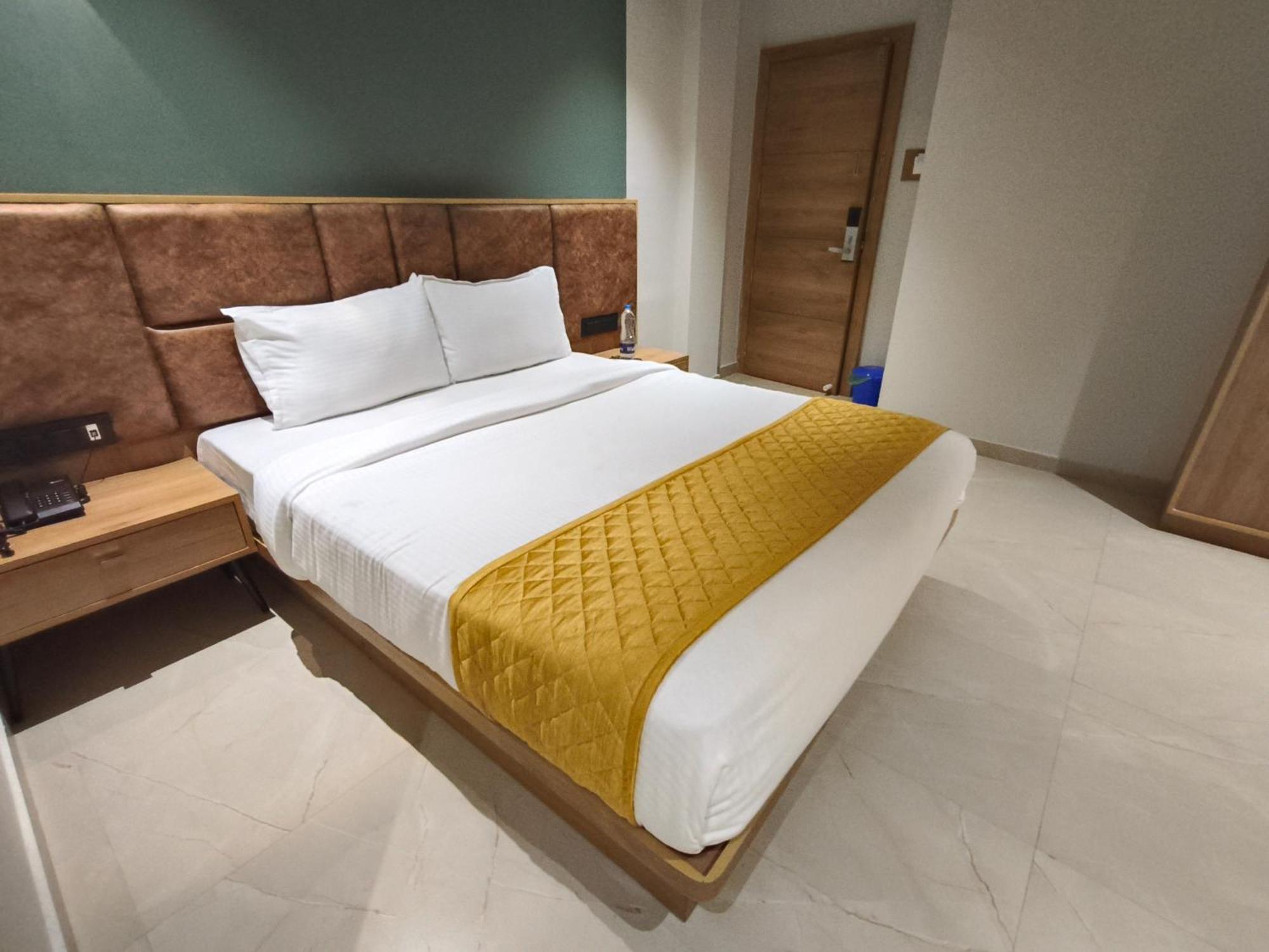 Hotel Beverly Plaza 科泽科德 外观 照片
