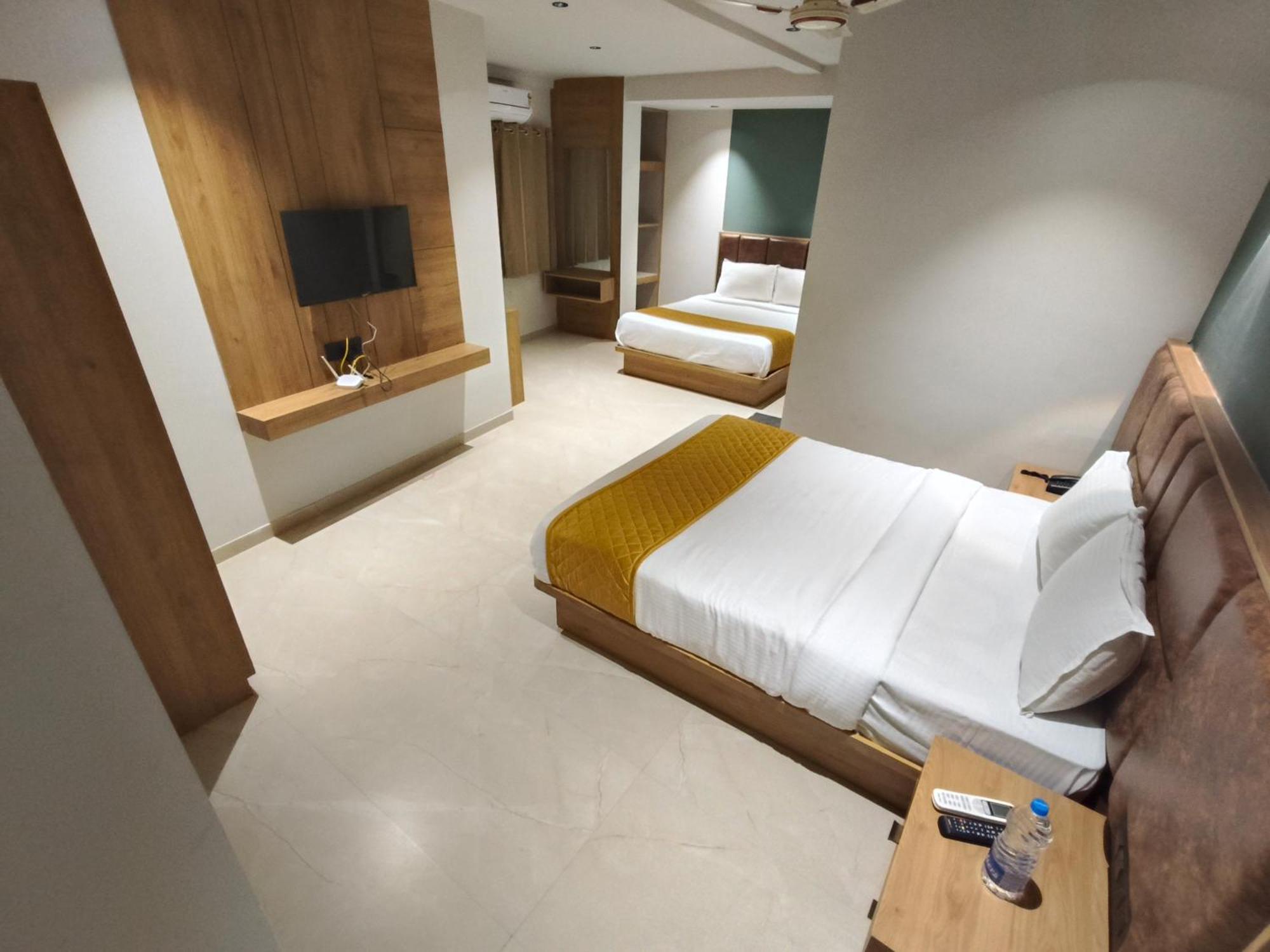 Hotel Beverly Plaza 科泽科德 外观 照片