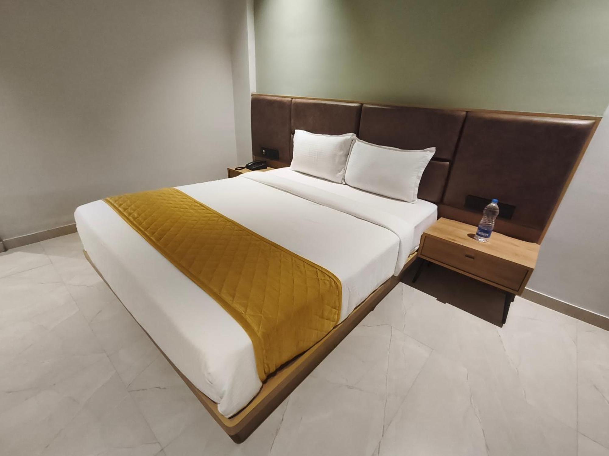 Hotel Beverly Plaza 科泽科德 外观 照片